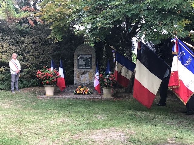 Cérémonie au monument aux morts à l’occasion des fêtes locales